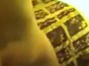 Разгоряченный богатырь дерзко имеет подружку супруги по собачьи