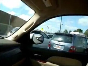 Бизнесмен подарил мужику машину за то, чтобы оттрахать его жену в пещерку