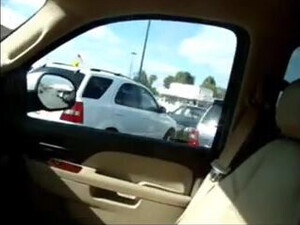 Бизнесмен подарил мужику машину за то, чтобы оттрахать его жену в пещерку