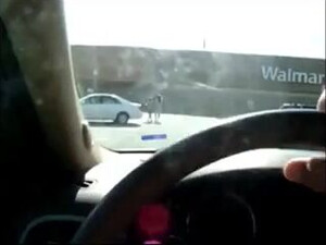 Бизнесмен подарил мужику машину за то, чтобы оттрахать его жену в пещерку