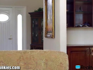 Взрослая баба Kaylynn и Michael Vegas долбятся и сперма льется на личико и язычок