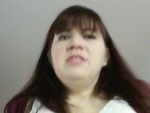 Грудастая мать сосет елдак сына вместо того чтобы готовить завтрак