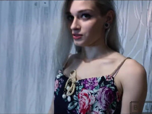 Брат увидел голую сестру, не удержался и выебал ее в пизду