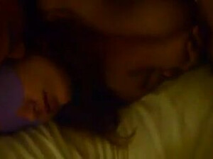 Муженек с другом отодрали замужнюю женщину с повязкой на глазах