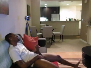 Азиатская подруга изменяет с огромным черным членом