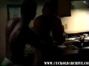 Винтажный куколд жену с большими сиськами зажарили чернокожие