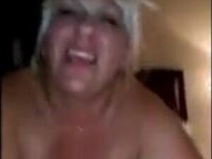 Любительская подборка жен-блондинок, трахнутых большим черным членом