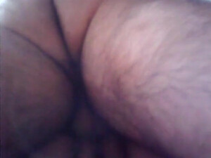 Мужичек присунул в позе раком подруге жены и снял с ней домашнюю порнушку