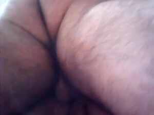 Мужичек присунул в позе раком подруге жены и снял с ней домашнюю порнушку