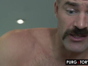 Кобель дал на ротик симпатичной жене и её подруге и вдул им обеим в мокрые пилотки