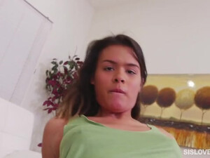 Парень оттрахал молодую брюнетку на съемной квартире