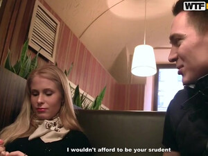 Секс на бильярдном столе с местной шлюхой