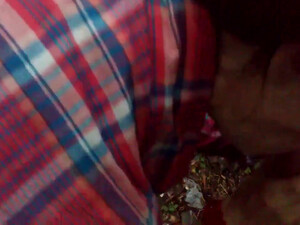 Минет в лесу от местной прошмандовки