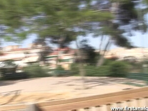 Сунул член в задницу молодой латинки