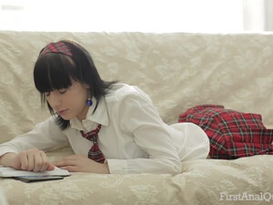 Парни ебут вдвоем одну девушку