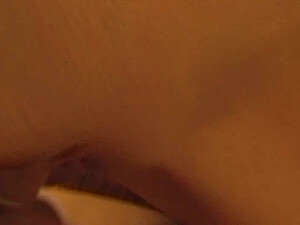 Два парня дерут пизду молодой шлюхи