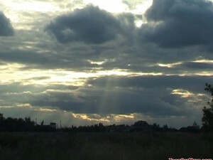 Трахнул в поле молодую блондинку