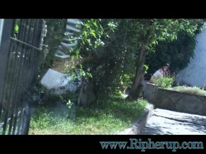 Заставил сосать член непослушную девку