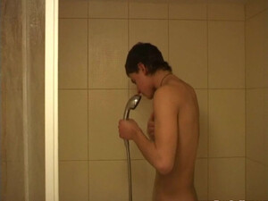 Засадил член в анал молодой блондинки с двумя хвостиками