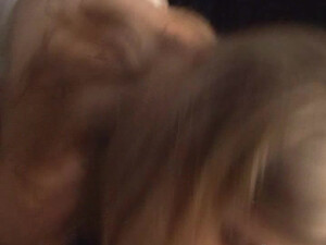 Мужик предложил подруге секс за деньги