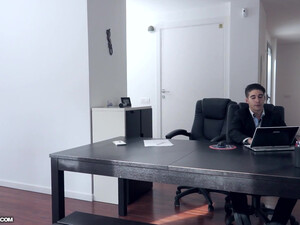 Грубый групповой секс с красивой секретаршей