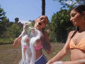 Twerking Threesome Squirt Pussy Licking Pornstar Fetish Feet Face Fuck FFM Doggystyle Deepthroat Cowgirl Brazzers Blowjob Big Tits GIF