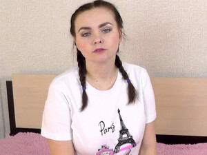 Русская пышка берет в ротик, сладко стонит когда сношают и принимает кончу на лицо