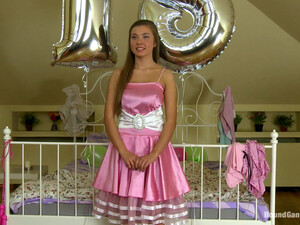 Насильники поздравили тинку с 18-летием жестким групповым сексом