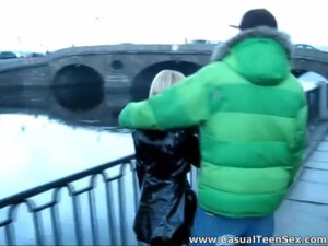 Русские студенты скрасили свой вечер хорошим сексом