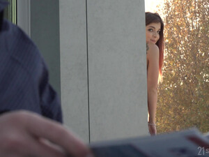 Длинноволосая бестия отдалась раком в попку любимому хахалю