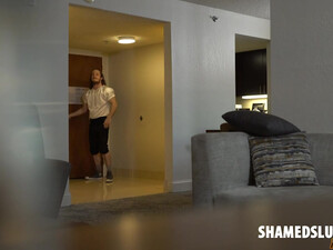 Позвал подругу в гости и вместе с другом поимел ее во все дырки